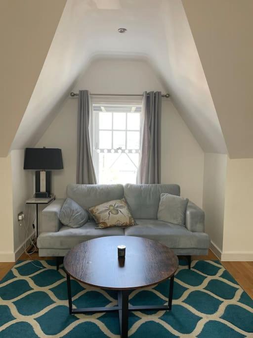 Lovely 2-Bed Flat With Well Equipped Kitchen Apartman Ealing kerület Kültér fotó